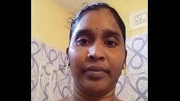 tamil aunty bath