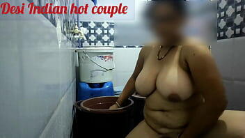 Desi Bhabhi nude xxx dance and clean her pussy in the bathroom