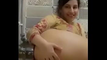 desi girl pleasures herself